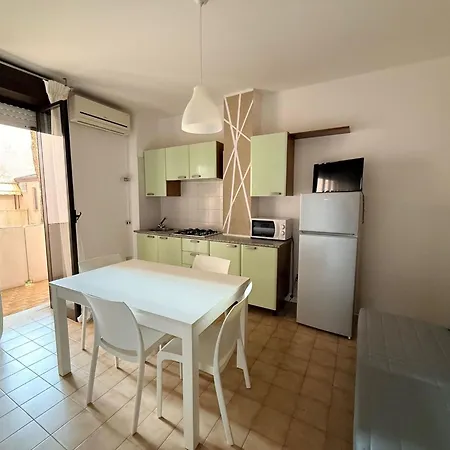 Familiar Flat In Lägenhet Rosolina Mare